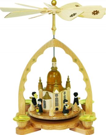 Bild von Richard Glässer Pyramide Frauenkirchen mit Kurrende