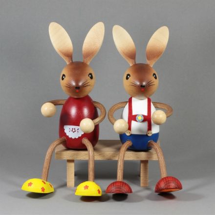 Bild von Kuhnert Hasenpaar sitzend auf Bank, Krummbein 